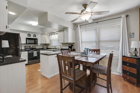 407 S Bryan St, Sidney, IL 61877 photo 6