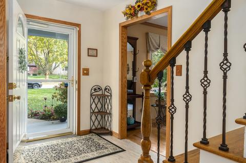 2024 Glencoe St, Wheaton, IL 60187 photo 4