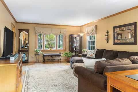2024 Glencoe St, Wheaton, IL 60187 photo 5