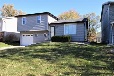 3 Starlight Ct, Bloomington, IL 61704 photo 2