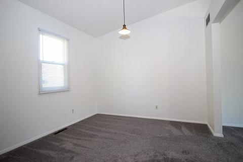 3 Starlight Ct, Bloomington, IL 61704 photo 4