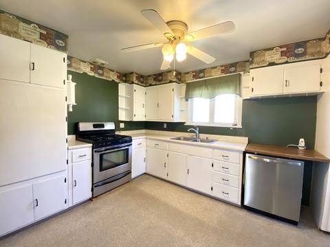 109 E Willard St, Gifford, IL 61847 photo 6