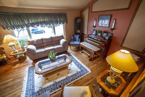 15620 Pine Rd, Oak Forest, IL 60452 photo 5