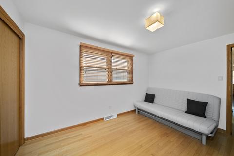 7724 Normandy Ave, Burbank, IL 60459 photo 9