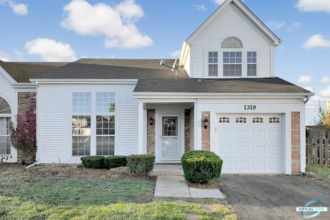 1319 Trinity Dr, Carol Stream, IL 60188 photo 1