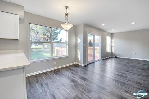 1319 Trinity Dr, Carol Stream, IL 60188 photo 11