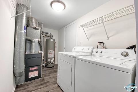 1319 Trinity Dr, Carol Stream, IL 60188 photo 13