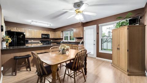 1026 Oakview Dr, Wheaton, IL 60187 photo 5