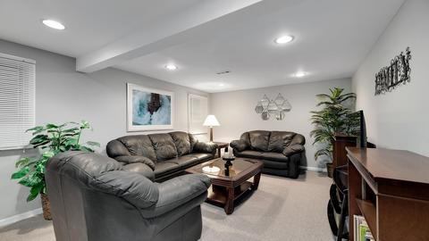 1026 Oakview Dr, Wheaton, IL 60187 photo 16