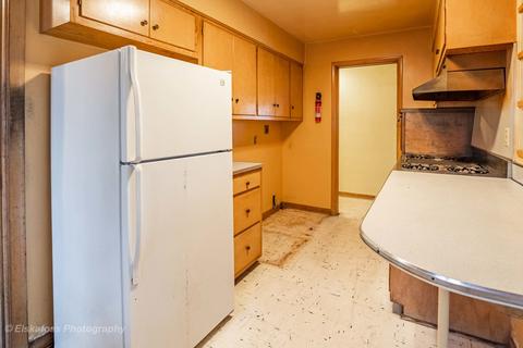 17879 Clyde Ave, Lansing, IL 60438 photo 4