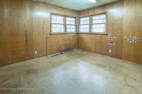 17879 Clyde Ave, Lansing, IL 60438 photo 8