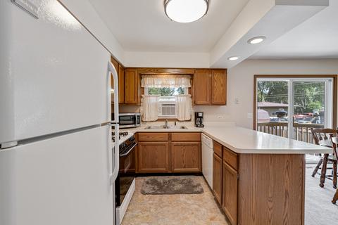 4408 Clearview Dr, Mchenry, IL 60050 photo 9