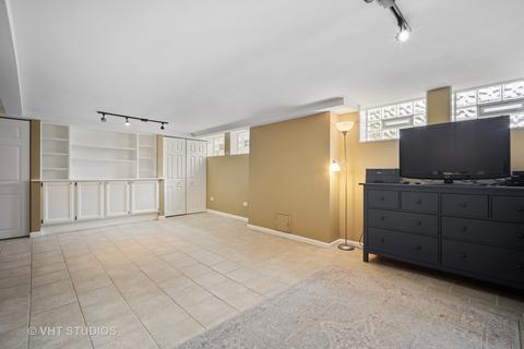 210 N Eighth Ave, Des Plaines, IL 60016 photo 17