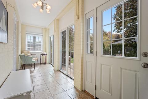 210 N Eighth Ave, Des Plaines, IL 60016 photo 10