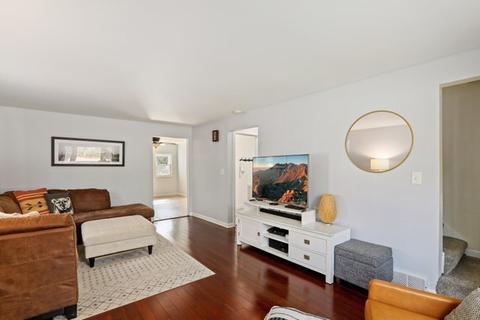 406 Crescent St, Wheaton, IL 60187 photo 4