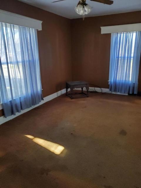 857 E Shawnee St, Freeport, IL 61032 photo 6