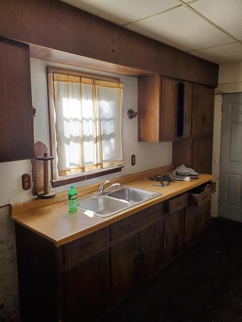 857 E Shawnee St, Freeport, IL 61032 photo 3