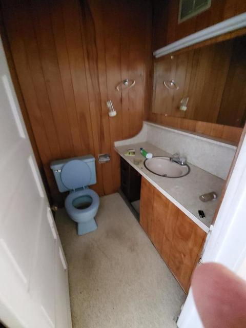 857 E Shawnee St, Freeport, IL 61032 photo 11