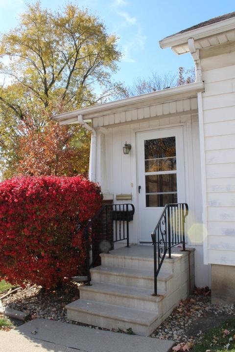 708 E Olive St, Bloomington, IL 61701 photo 3