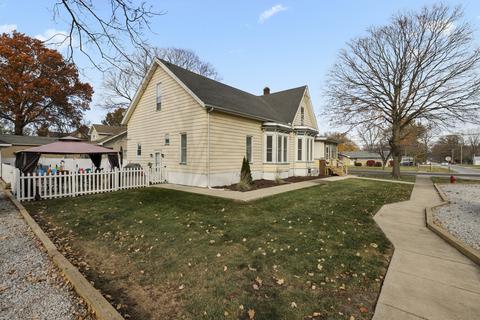 501 N Macon St, Bement, IL 61813 photo 3