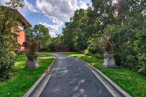 130 Nuttall Rd, Riverside, IL 60546 photo 35