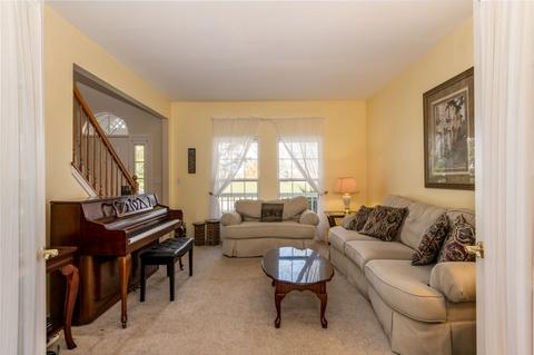 2609 Barrington Dr E, Aurora, IL 60503 photo 4