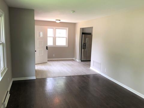 208 King Ave, East Dundee, IL 60118 photo 2