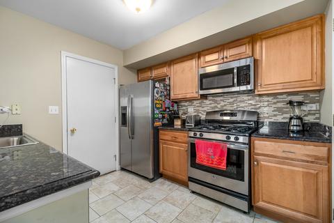 393 Gregory St, Aurora, IL 60504 photo 8