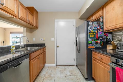 393 Gregory St, Aurora, IL 60504 photo 9