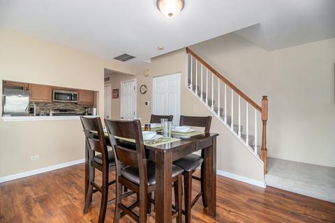 393 Gregory St, Aurora, IL 60504 photo 7