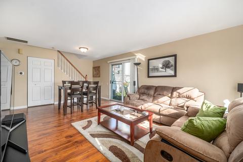 393 Gregory St, Aurora, IL 60504 photo 3