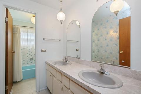 1806 E Apache Ln, Mount Prospect, IL 60056 photo 25