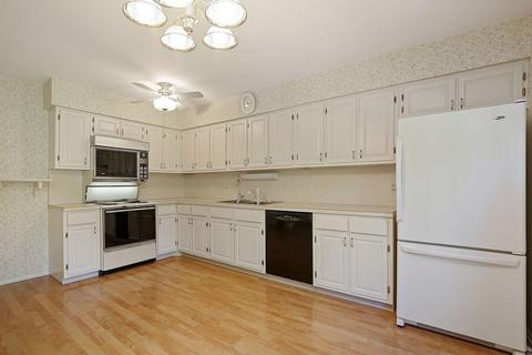 1806 E Apache Ln, Mount Prospect, IL 60056 photo 10