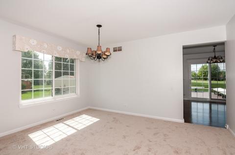 1568 Knoll Crest Dr, Bartlett, IL 60103 photo 3