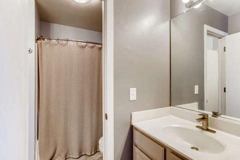 2025 Grayhawk Dr, Aurora, IL 60503 photo 12