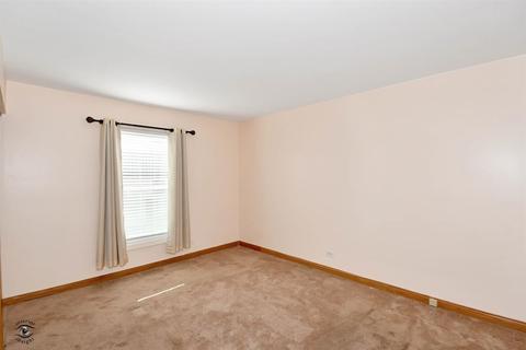 226 Apache Ct, Bolingbrook, IL 60440 photo 14