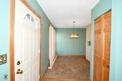 226 Apache Ct, Bolingbrook, IL 60440 photo 3