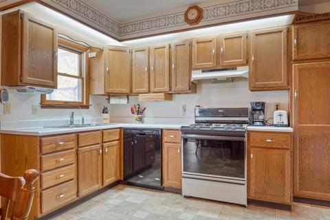 199 E 2nd St, El Paso, IL 61738 photo 4