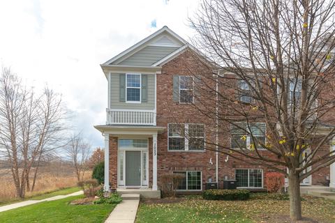 1053 Crane Pt, Elgin, IL 60124 photo 1