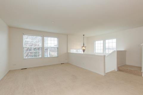 1053 Crane Pt, Elgin, IL 60124 photo 2