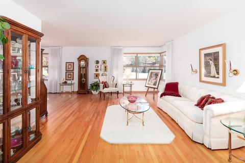 1820 Birch St, Des Plaines, IL 60018 photo 3