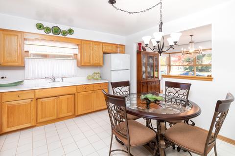 1820 Birch St, Des Plaines, IL 60018 photo 5