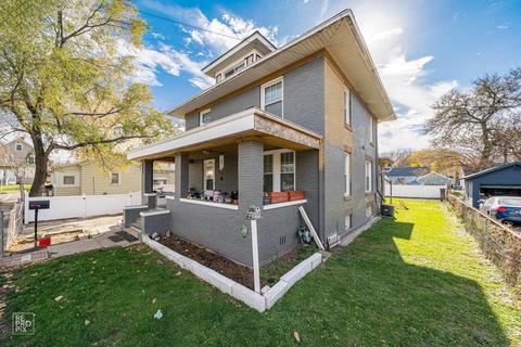 739 E Downer Pl, Aurora, IL 60505 photo 2