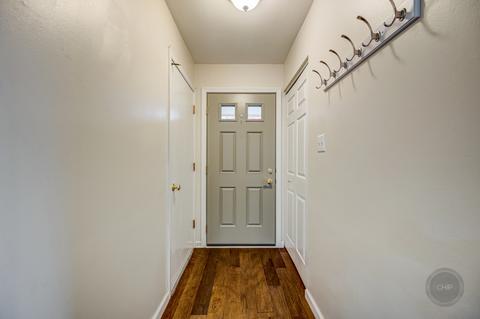 1520 Johnstown Ct, Wheaton, IL 60189 photo 2