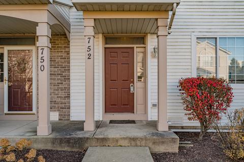 752 County Line Rd, Aurora, IL 60502 photo 2