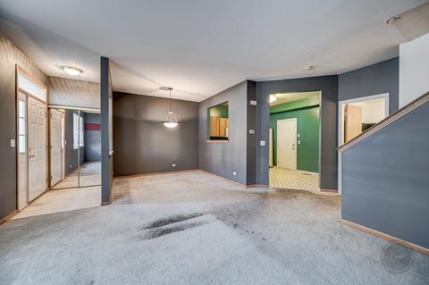 752 County Line Rd, Aurora, IL 60502 photo 4