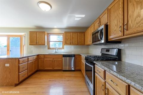 1008 Casey Dr, Minooka, IL 60447 photo 12