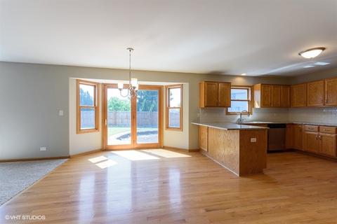 1008 Casey Dr, Minooka, IL 60447 photo 14