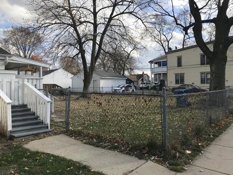 384 Spruce St, Aurora, IL 60506 photo 4