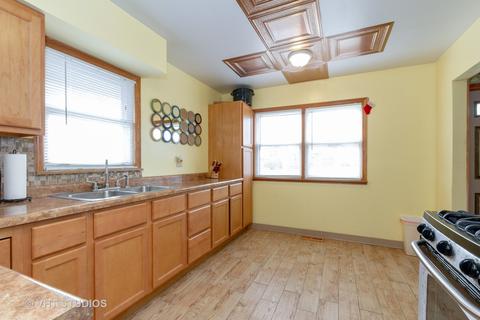 3113 Phillips Ave, Steger, IL 60475 photo 3